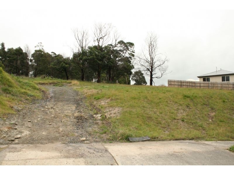 38 Ikara Way, Churchill VIC 3842