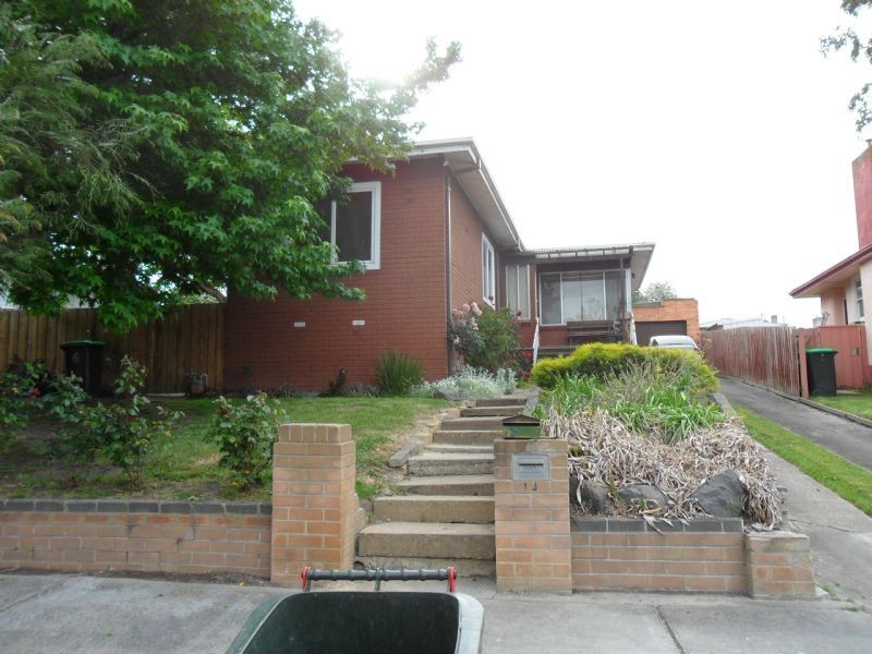 13 Stephenson Street, Morwell VIC 3840