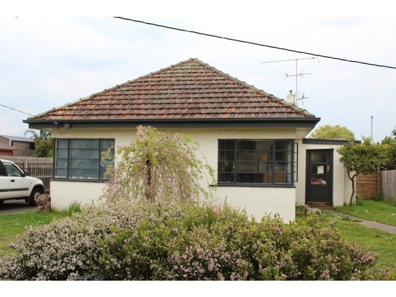 16 Madden Street, Morwell VIC 3840