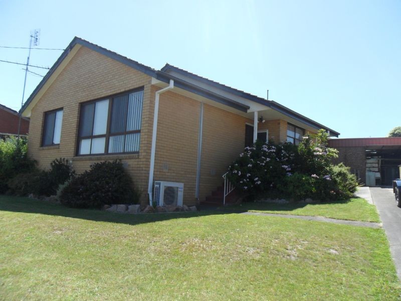 8 Howard Avenue, Churchill VIC 3842