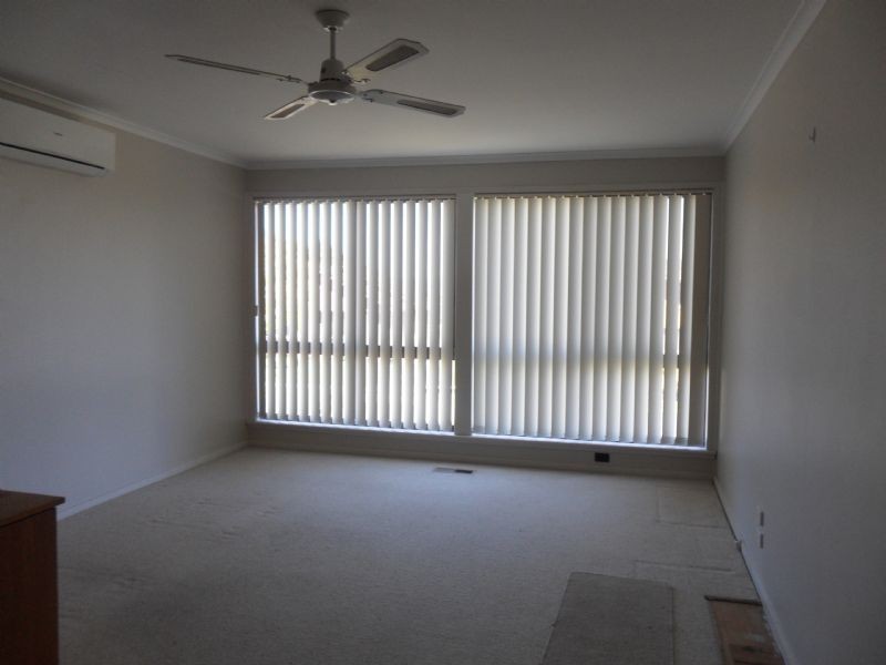 8 Howard Avenue, Churchill VIC 3842