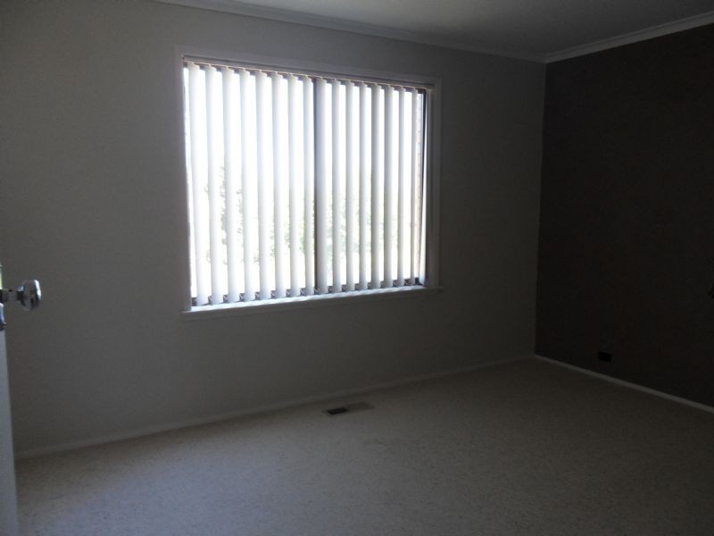 8 Howard Avenue, Churchill VIC 3842
