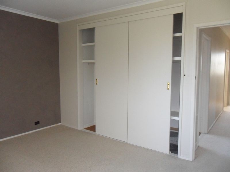 8 Howard Avenue, Churchill VIC 3842