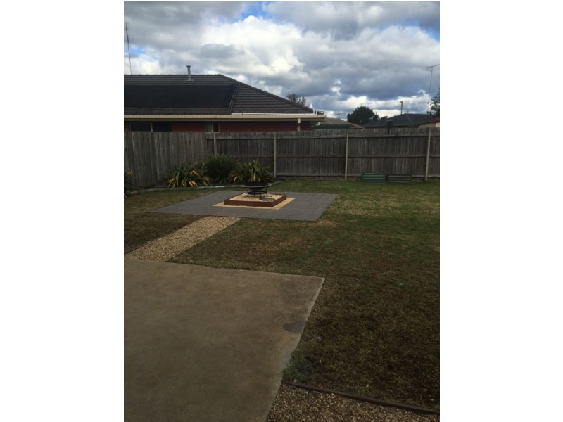2 The Avenue, Morwell VIC 3840