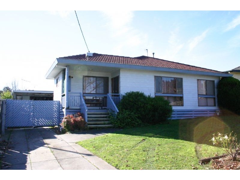 6 Polden Crescent, Morwell VIC 3840