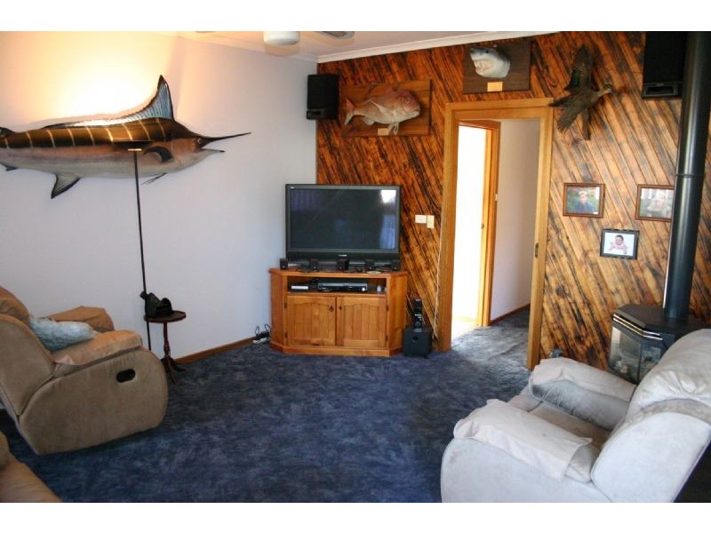 6 Polden Crescent, Morwell VIC 3840