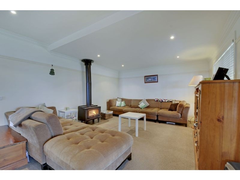 120 (370) Dobbins Road, Jeeralang VIC 3840