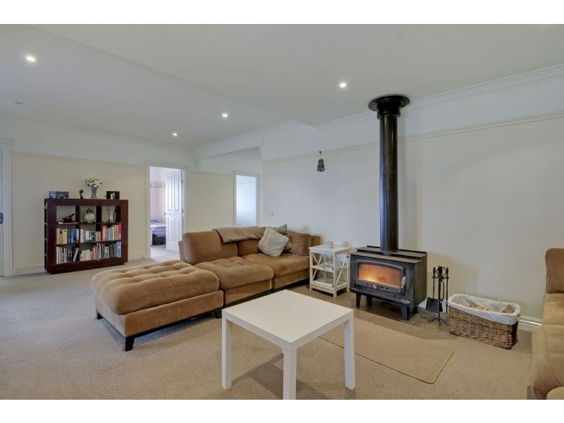 120 (370) Dobbins Road, Jeeralang VIC 3840