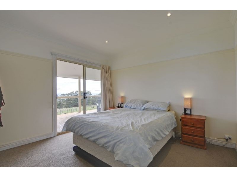 120 (370) Dobbins Road, Jeeralang VIC 3840