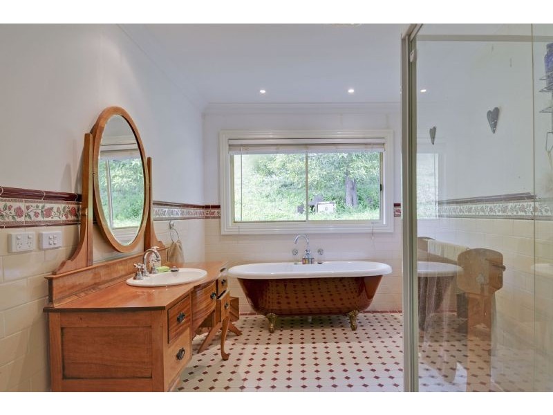 120 (370) Dobbins Road, Jeeralang VIC 3840