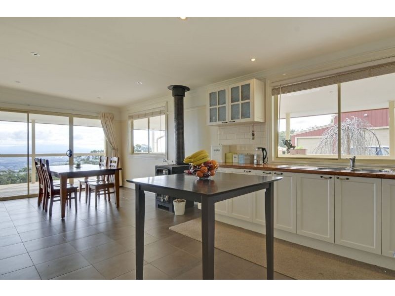 120 (370) Dobbins Road, Jeeralang VIC 3840