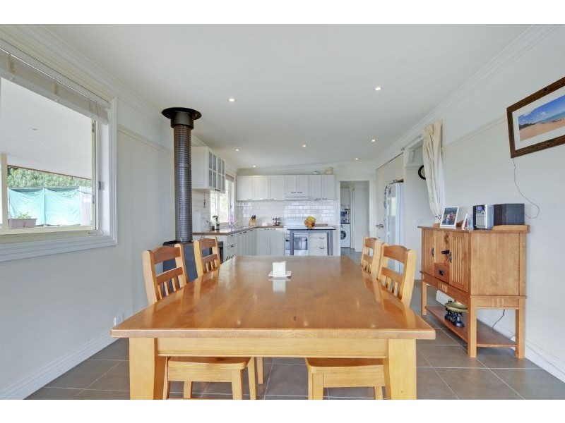 120 (370) Dobbins Road, Jeeralang VIC 3840