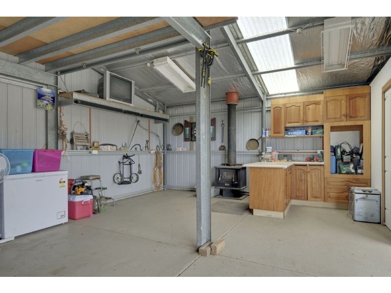 120 (370) Dobbins Road, Jeeralang VIC 3840