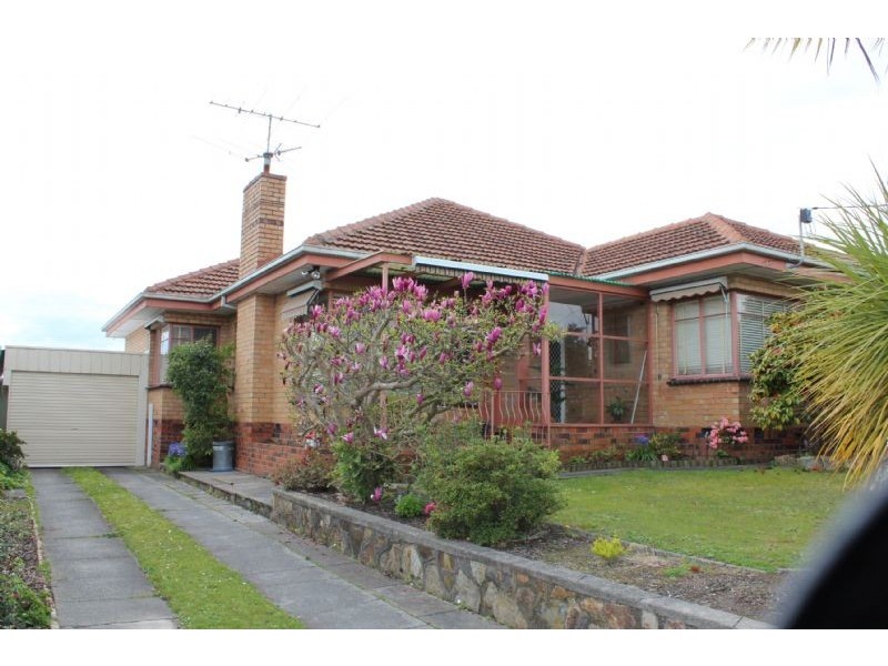 13 Barry Street, Morwell VIC 3840