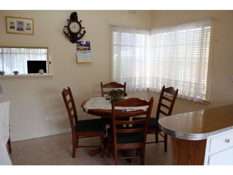 13 Barry Street, Morwell VIC 3840