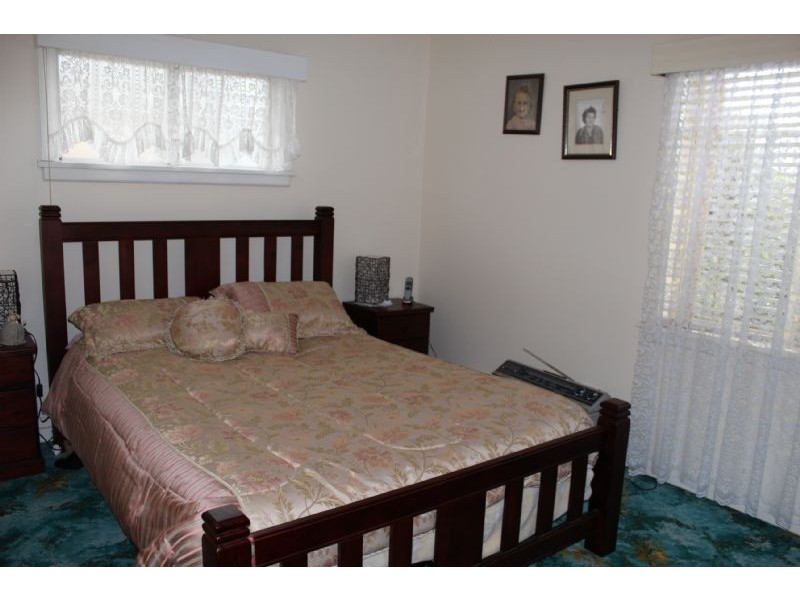 13 Barry Street, Morwell VIC 3840