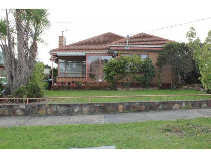 13 Barry Street, Morwell VIC 3840