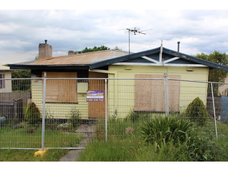 82 ROBERTSON STREET, Morwell VIC 3840