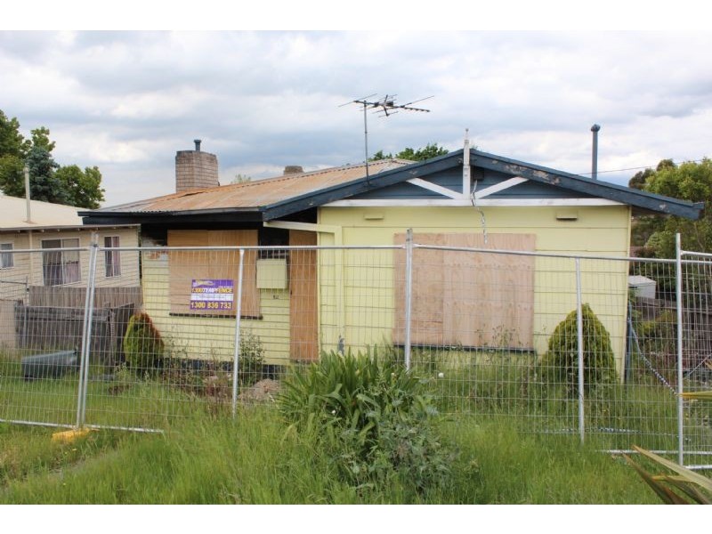 82 ROBERTSON STREET, Morwell VIC 3840