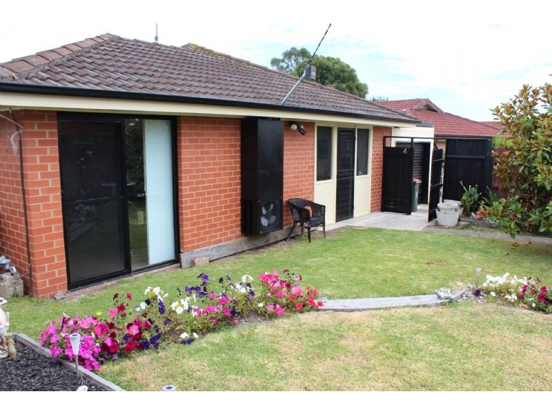 19 Hawthorn Crescent, Churchill VIC 3842