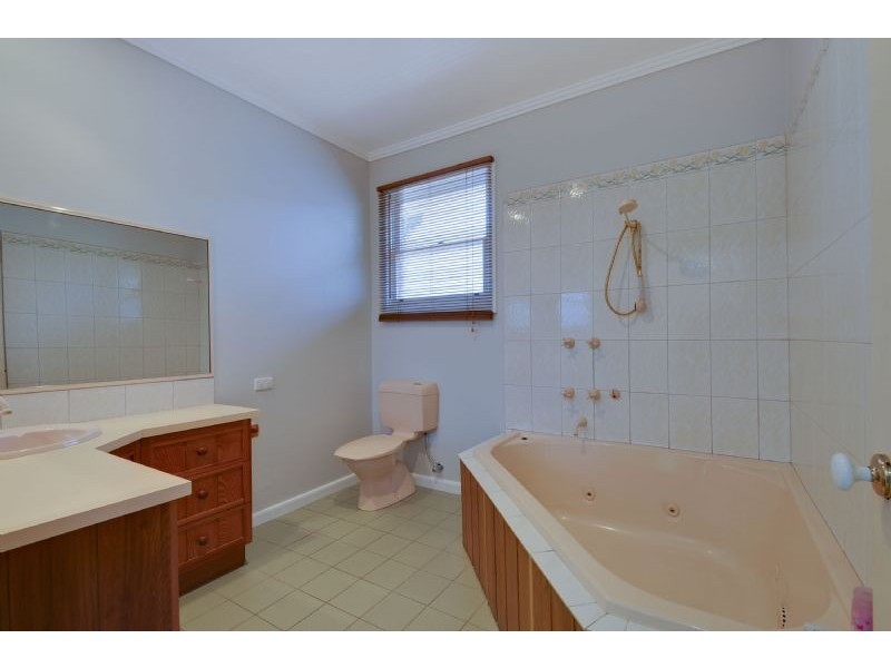 24 Elgin Street, Morwell VIC 3840