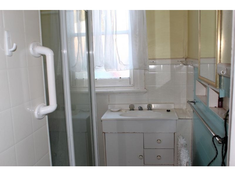 42 Avondale Road, Morwell VIC 3840