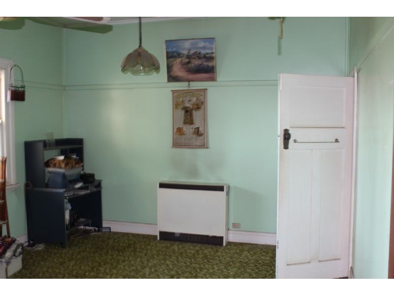 42 Avondale Road, Morwell VIC 3840