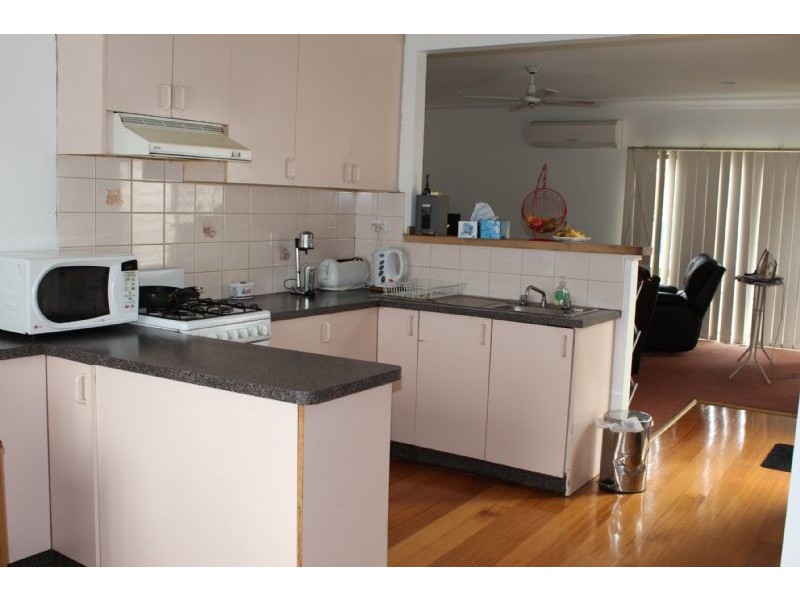 33 Avondale Road, Morwell VIC 3840