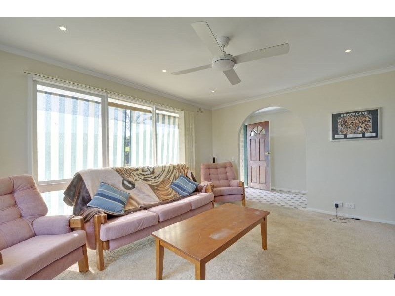 16 Sheoke Grove, Churchill VIC 3842