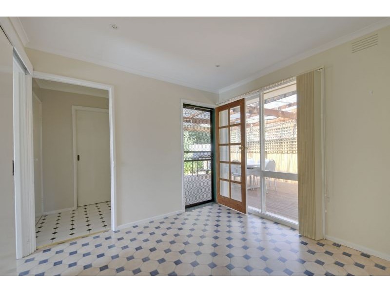 16 Sheoke Grove, Churchill VIC 3842