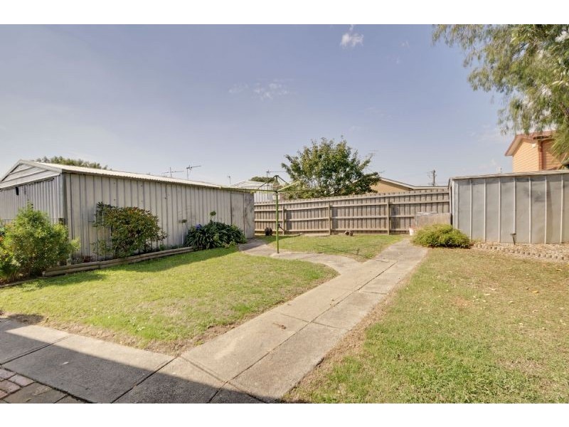 16 Sheoke Grove, Churchill VIC 3842