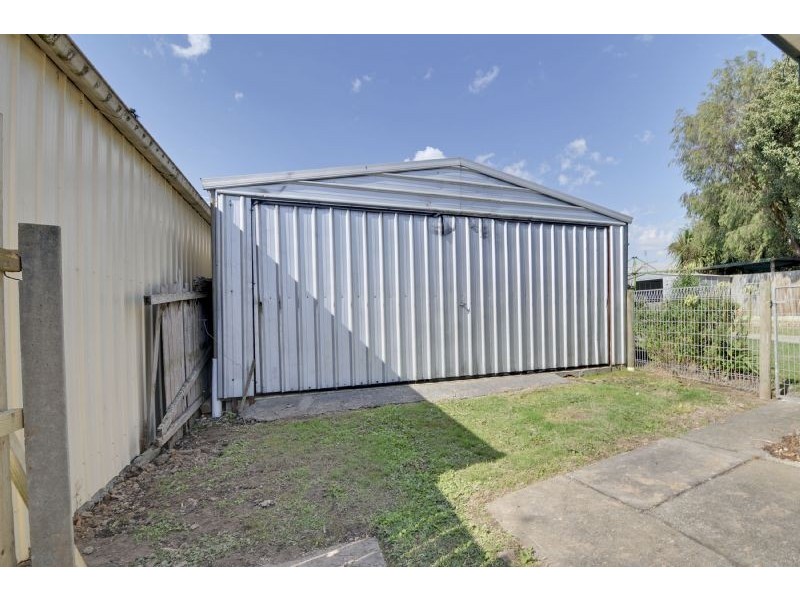 16 Sheoke Grove, Churchill VIC 3842