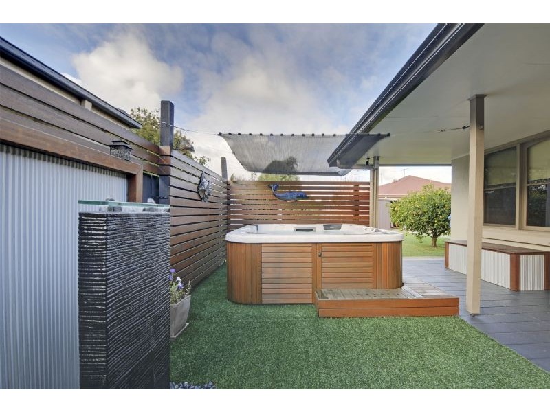 4 Watmor Avenue, Morwell VIC 3840