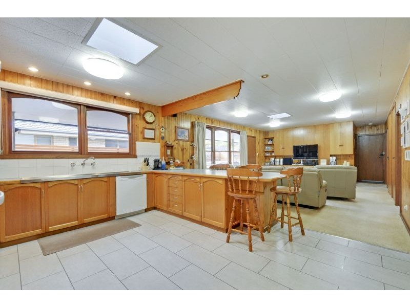 4 Watmor Avenue, Morwell VIC 3840