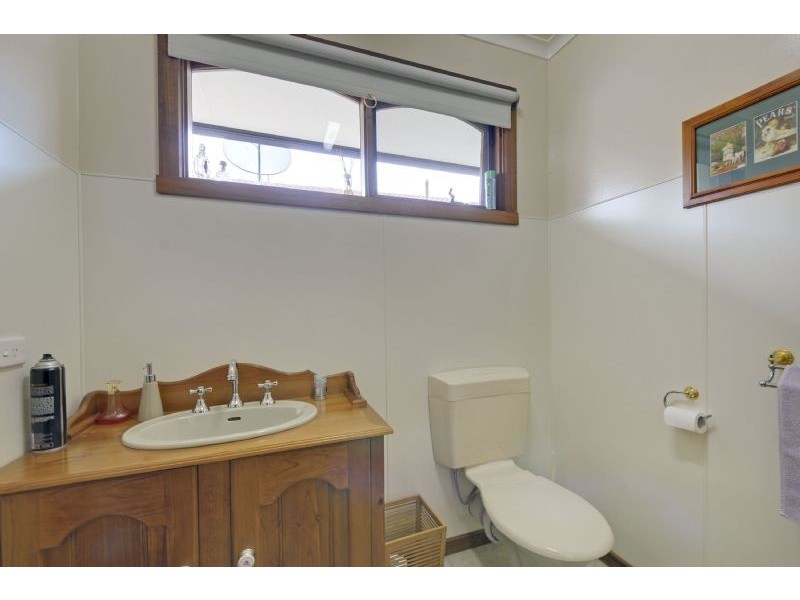 4 Watmor Avenue, Morwell VIC 3840