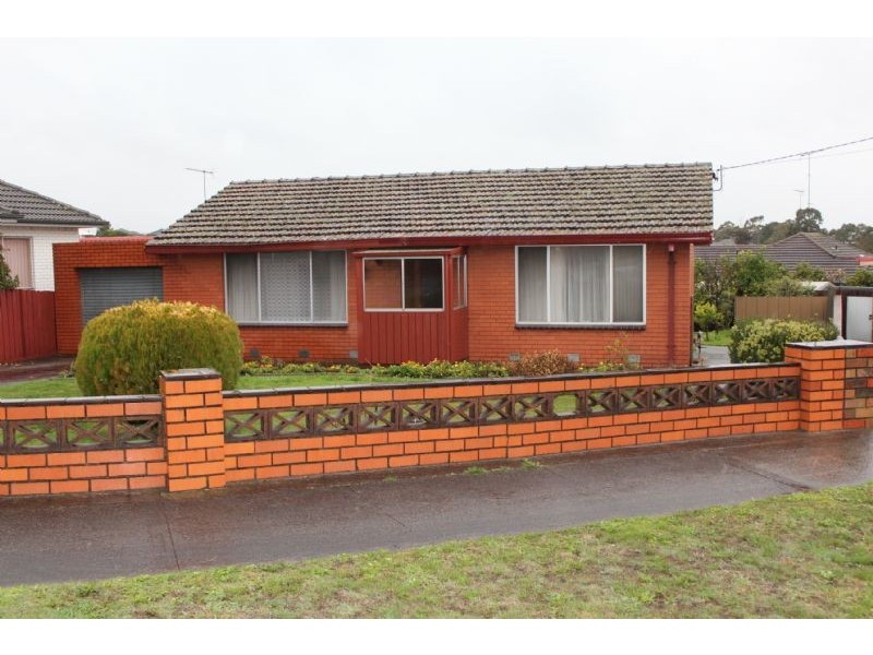 8 Wicks Crescent, Morwell VIC 3840