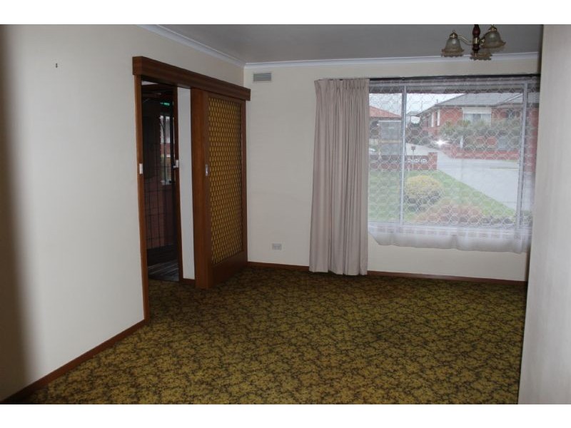 8 Wicks Crescent, Morwell VIC 3840