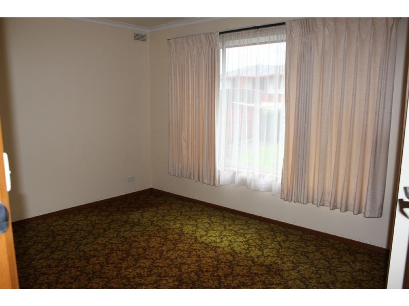 8 Wicks Crescent, Morwell VIC 3840