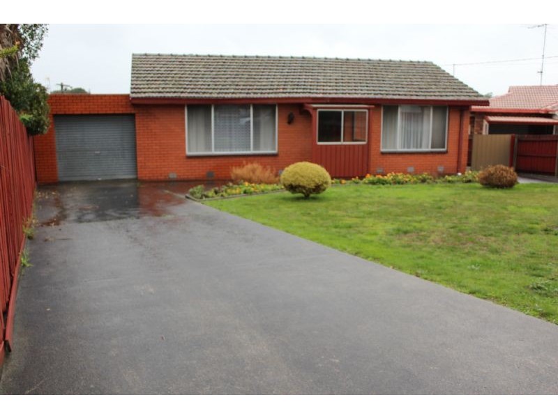 8 Wicks Crescent, Morwell VIC 3840