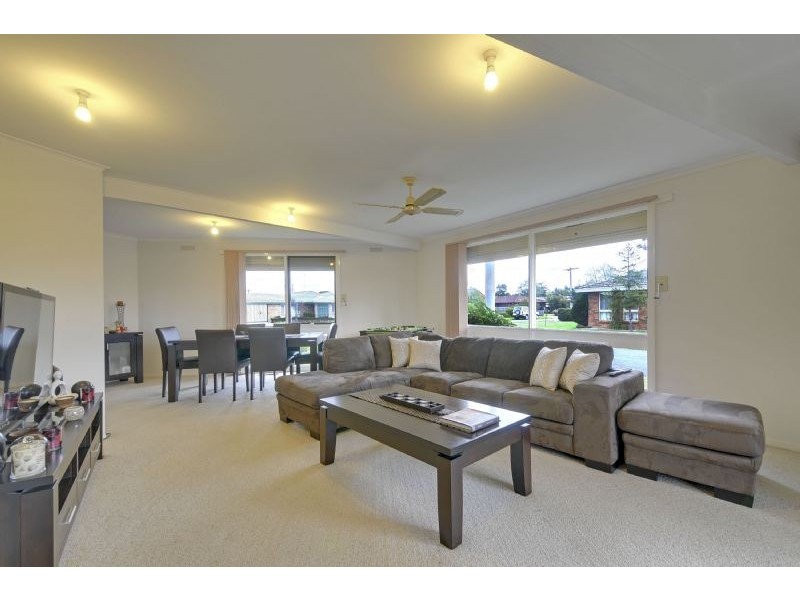 14 Oak Court, Morwell VIC 3840
