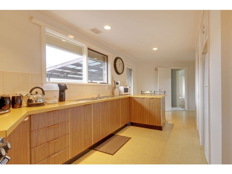 14 Oak Court, Morwell VIC 3840