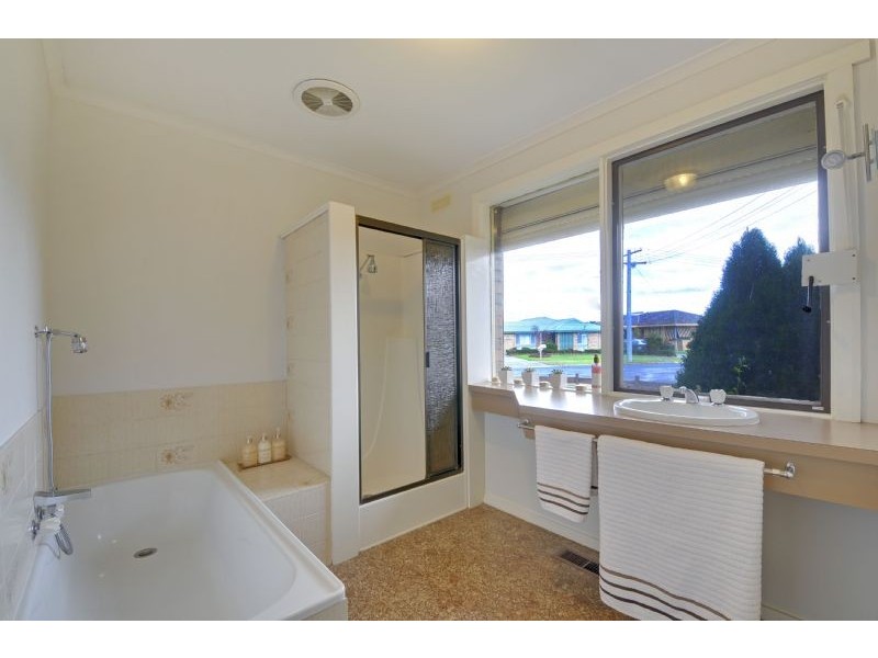 14 Oak Court, Morwell VIC 3840