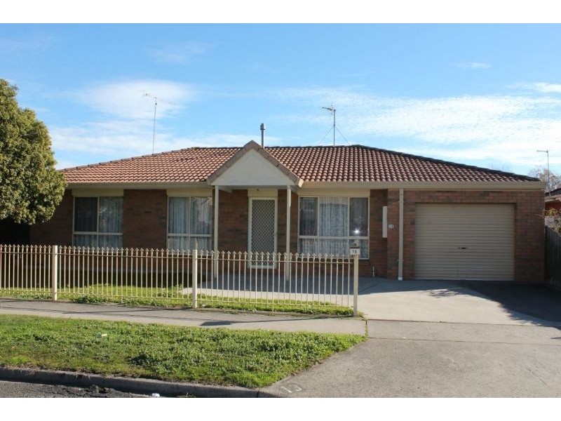13 Bridle Road, Morwell VIC 3840