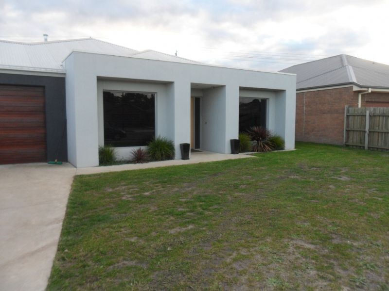 8 Cobon Court, Morwell VIC 3840