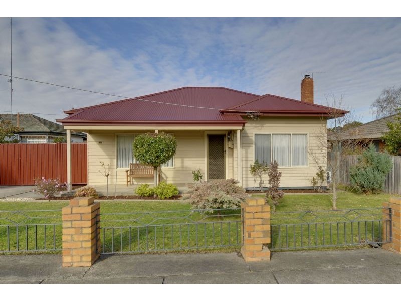 32 ELGIN STREET, Morwell VIC 3840