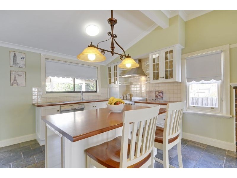 32 ELGIN STREET, Morwell VIC 3840