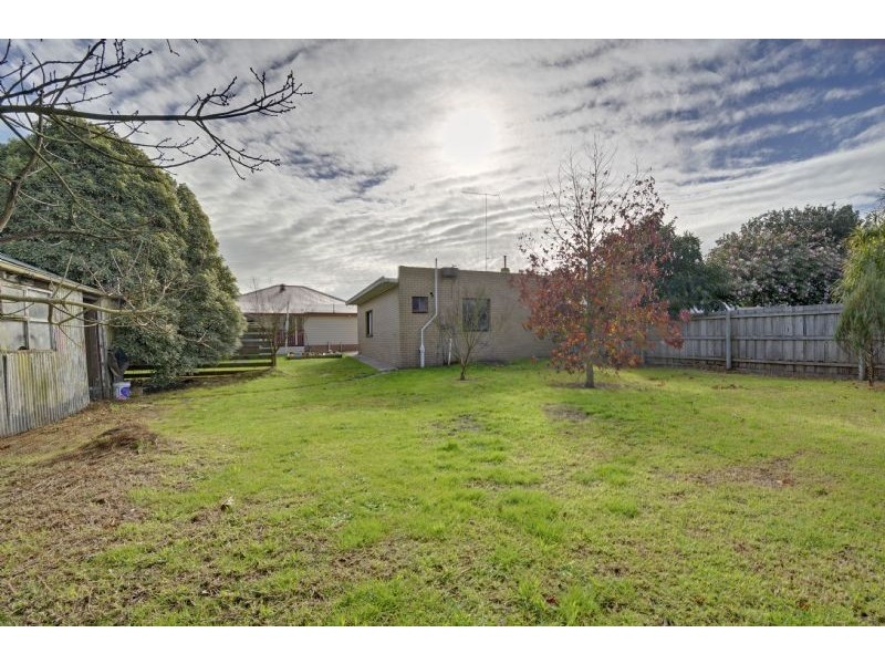 32 ELGIN STREET, Morwell VIC 3840