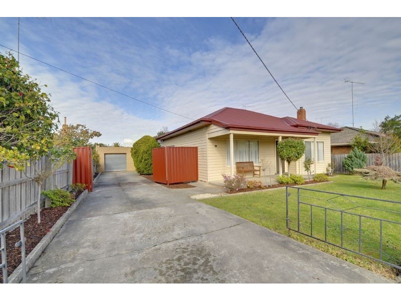 32 ELGIN STREET, Morwell VIC 3840