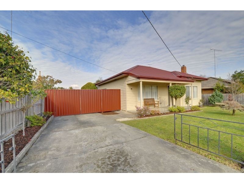 32 ELGIN STREET, Morwell VIC 3840