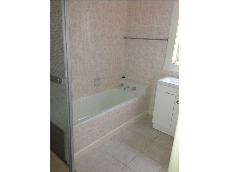 16 Travers Street, Morwell VIC 3840